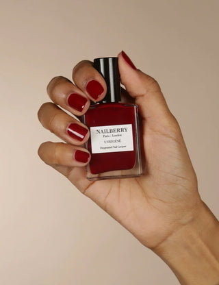 Le Temps Des Cerises Nail Polish