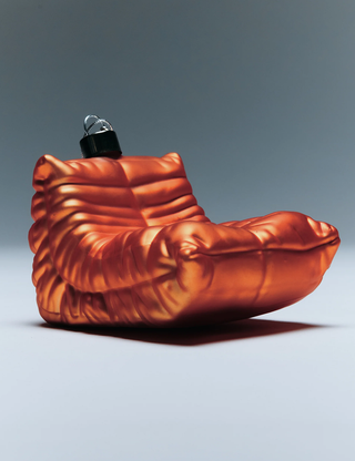 SURRENDER CHAIR ORNAMENT