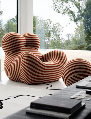 PROTEST CHAIR ORNAMENT