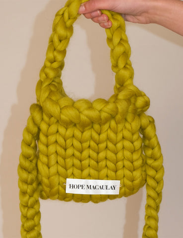 CROSSBODY COLOSSAL KNIT BAG OLIVE GREEN